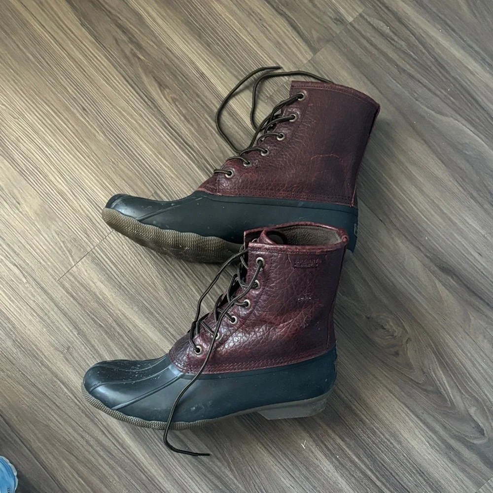 Sperry Men's Saltwater Black/Amaretto Duck Boots STS23704